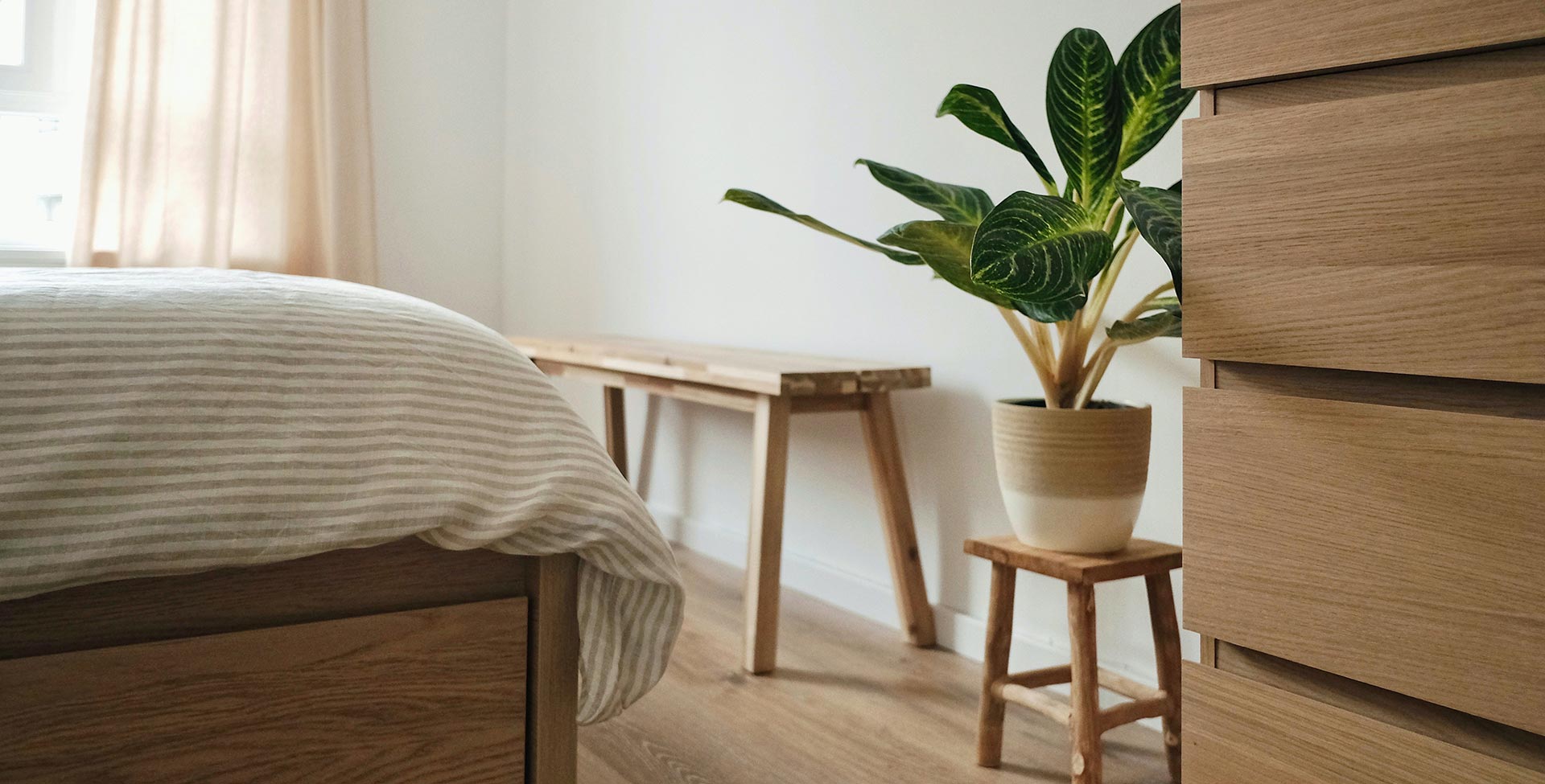 Mediena namuose – kaip derinti jos atspalvius?